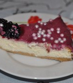 Cheesecake cu glazura din mure