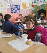 Lidl România donează 150.000 de euro pentru 50 000 de mese calde și after-school prin programul “Pâine și Mâine”