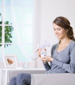 Hrănirea la sân şi pomparea laptelui matern. 7 trucuri de succes pentru mămicile care s-au întors la serviciu