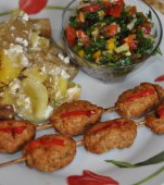 Mini-kebab cu tabouleh (salata de patrunjel)