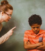 Ce să faci dacă bănuiești că al tău copil este hărțuit de învățătoare