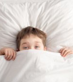 36 de scuze pe care le folosesc copiii ca să nu doarmă