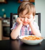 5 semne că al tău copil are deficiență de nutrienți