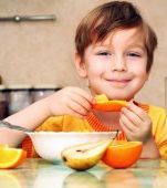 Studiu: s-a descoperit metoda prin care poti determina copilul sa manance mai multe fructe si legume 