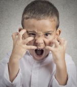 De ce sunt violenti copiii mici? 10 reguli pentru parintii ai caror copii musca si lovesc