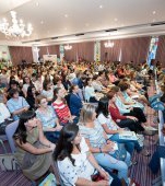 De ce fel de şcoală au nevoie copiii noştri? O temă de mare interes care a adus peste 200 de părinţi în sala, la ultima conferinţă Social Moms