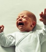 Este normal ca un bebeluș să plângă mereu?