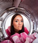 10 lucruri pe care nu ar trebui să le pui niciodată în mașina de spălat