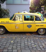 Tu știi de ce sunt taxiurile galbene?