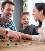 5 beneficii pe care copilul tău le poate obține jucând board games