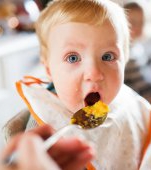 Alimente complet interzise în diversificarea alimentației bebelușului