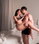 7 poziţii sexuale pentru bărbaţii cu penis mic
