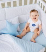 Lenjeria pentru pătuțul bebelușului: ghidul mămicii responsabile
