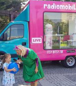 Radiomobilul Itsy Bitsy FM transmite live din cele mai faine locuri pentru copii și părinți 