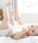 Suplimentarea alăptării bebelușului cu formulă: ghidul mămicii