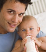 Studiu: și tații suferă de depresie postnatală