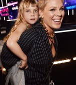 Gestul șocant al unei cântărețe celebre, în timpul unei vizite la Acvariu alături de fiica sa