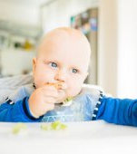 Autodiversificarea sau baby led weaning: soluția pentru un copil care papă tot