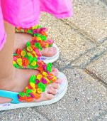 Un copil de 4 ani a făcut septicemie după ce a probat pantofi fără șosete. Cum a fost posibil