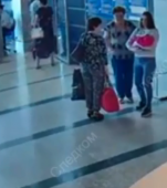 O femeie din Rusia a vrut să își vândă copilul pentru 38 de euro