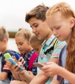 Cel puțin 3 copii dintr-o clasă suferă de probleme psihice, avertizează britanicii