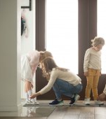 Să pregătești copiii pentru școală este ca și cum ai munci o zi la serviciu, conform studiilor