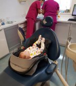 Această mamă a trăit șocul vieții ei când s-a uitat în gura bebelușului său