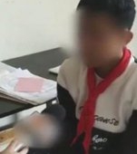 Un profesor forțează un băiețel bolnav de cancer să stea în spatele clasei pentru că ar fi contagios