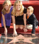 Top 10 cele mai bine platite mame de la Hollywood si copiii lor