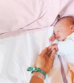 Numărul cazurilor de stafilococ auriu crește! 15 bebeluși internați și 20 de cadre medicale purtătoare ale bacteriei 