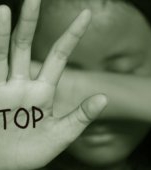 Copil ademenit cu dulciuri și la un pas de a fi violat în scara blocului