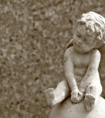 O fetiță de aproape 2 ani a murit de foame. Organizația Salvați Copiii a solicitat o anchetă 