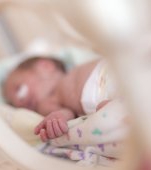 Un nou-născut moare la 24 de ore de la naștere, după ce mama sa a fost diagnosticată cu gripă