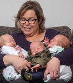 Mamă deja însărcinată, rămâne gravidă cu gemeni