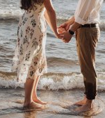 Pentru sănătatea emoțională a mamelor specialiștii spun că acestea trebuie să plece în vacanțe și fără copii