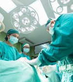 Incredibil! O tânără fără liceu operează de 10 ani la secția de ginecologie a unui spital de stat!