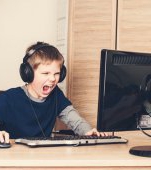 Un copil lipsește 2 ani de la școală din cauza dependenței cronice de jocuri virtuale, iar părinții nu știu ce să mai facă