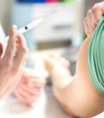 A decis să își sfideze părinții și să se vaccineze la 18 ani: “Numai Dumnezeu știe cum de sunt în viață”!