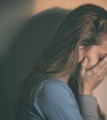 O fetiță de 9 ani s-a spânzurat pentru că mama ei i-a interzis să mai folosească telefonul mobil