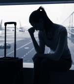 O femeie scuipă o fetiță de 3 ani pentru că nu vrea să stea lângă un copil în avion