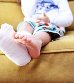 Un copil cu fractură la picior este trimis acasă pe calmante de către medicii de la spitalul din Ploiești