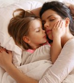 Proaspeții părinți trebuie să se aștepte la 6 ani de deprivare de somn, spune un studiu