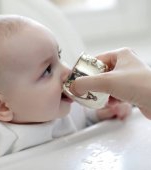 Ce fac dacă bebelușul nu vrea să bea apă