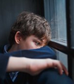 Situație fără precedent: 90 de mii de copii din România au părinții plecați să muncească peste hotare