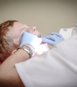 Alt medic fals: un stomatolog trata copii fără să aibă autorizație de liberă practică