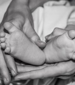 O mamă își ucide copilul pentru că soțul ei îl iubea mai mult decât pe ea