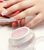 Cinci mituri despre unghiile cu gel - provoacă acestea cu adevărat cancer?
