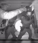 VIDEO: Momentul când un echipaj de poliție ia cu forța un copil nevaccinat, pentru că părinții au refuzat să îl trateze