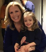 Înduioșător! Această asistentă a înfiat o fetiță, pentru că părinții nu au vizitat-o niciodată în spital