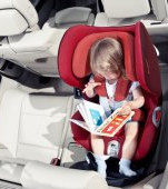 Afla care este cel mai confortabil si mai sigur scaun auto pentru copii